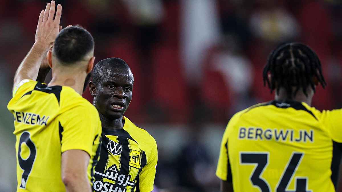 مفاجأة صادمة من الاتحاد لنجم الفريق.. شرط يهدده بالرحيل