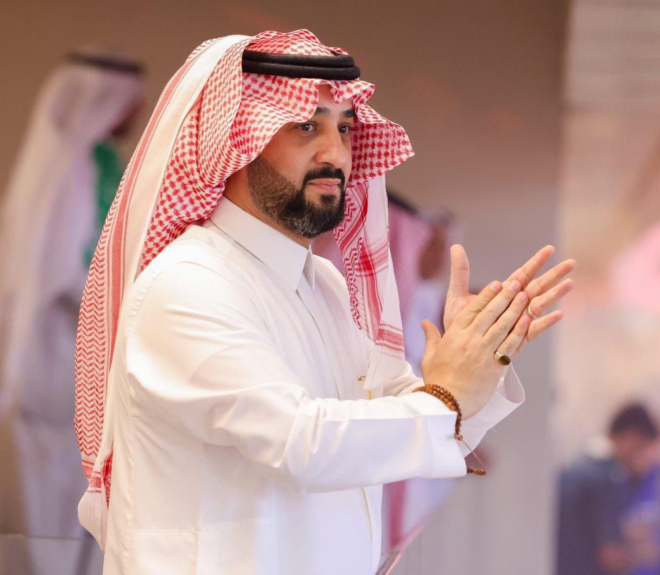 خالد العيسى يقترب من الحفاظ على رئاسة الأهلي
